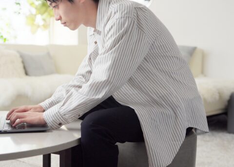 日常の姿勢・習慣がゆがみを作り続ける