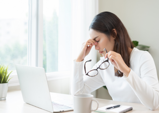 頭痛・眼精疲労の本当の原因は「背骨のゆがみ」